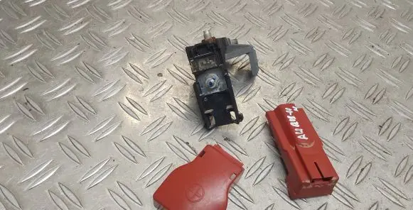 Toyota Auris 150 Battery relay fuse 