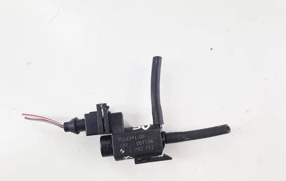 BMW 5 E60 E61 Turbo solenoid valve 72234100-bmw 72234100