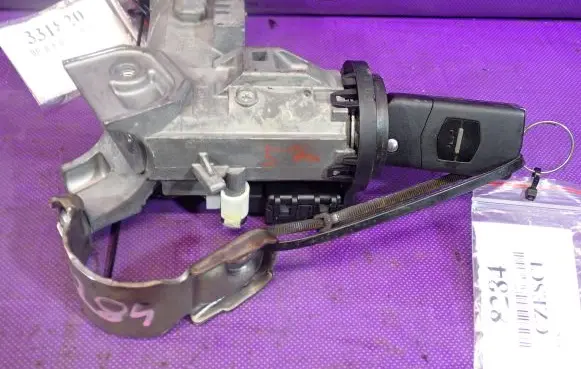 Mazda 2 Ignition lock D01H66938B
