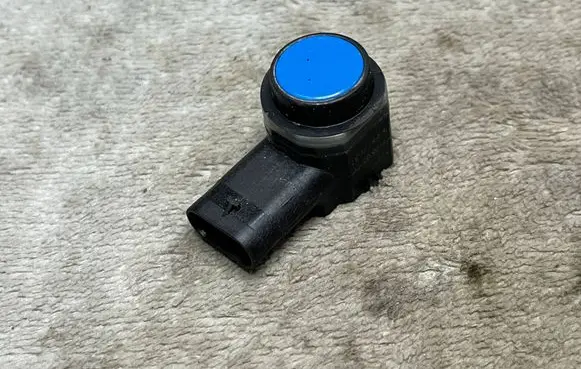 Volkswagen Polo V 6R Rear glass lock/latch C76 1S0919275