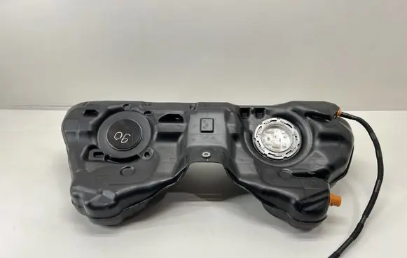 BMW M5 F90 Fuel tank 8094108