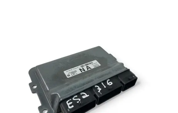 Dacia Sandero Engine control unit/module ECU 237109775R 237109776R