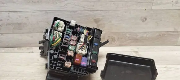 Toyota Yaris Fuse box set 