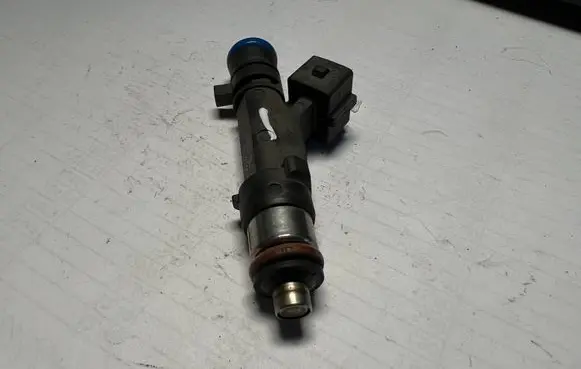 Dacia Sandero Fuel injector 8200227124 0280158034