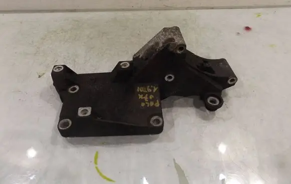 Volkswagen Polo IV 9N3 Generator/alternator bracket 038903143AG
