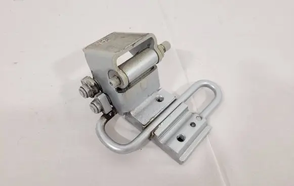 Audi A4 S4 B6 8E 8H Rear door lower hinge 8E0833412