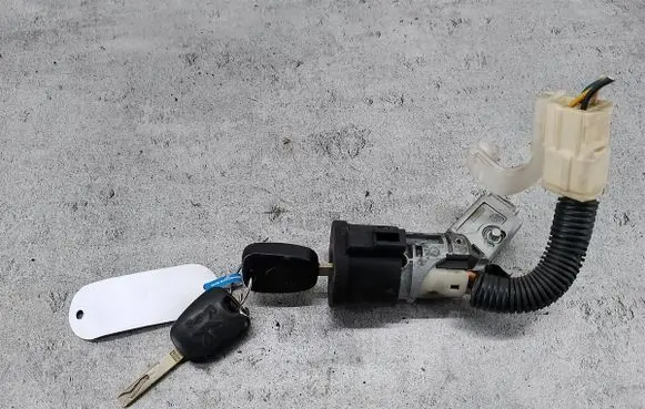 Peugeot 107 Ignition lock N0501477