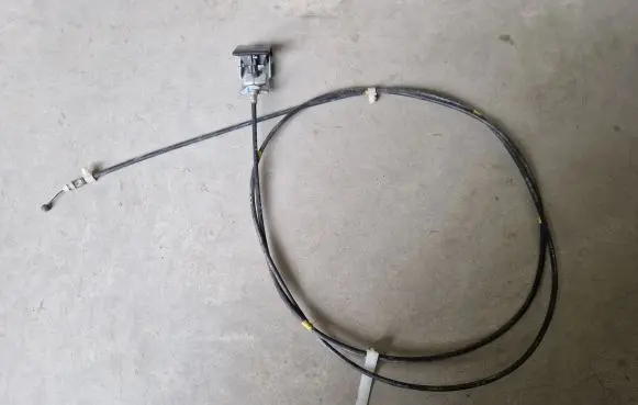 Mitsubishi L200 Engine bonnet/hood lock release cable MN136430