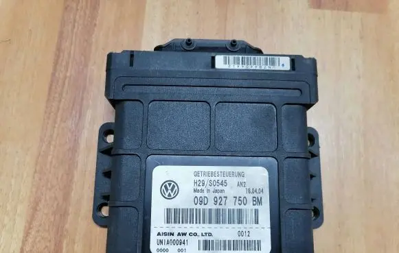 Volkswagen Touareg I Gearbox control unit/module 09D927750BM H29S0545 UNIA000941