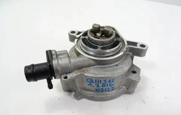 Nissan Qashqai J12 Vacuum pump 146508066R