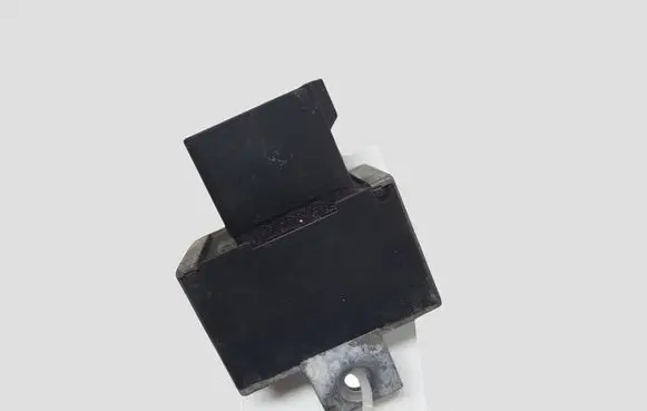Opel Vivaro Glow plug pre-heat relay 7700115078