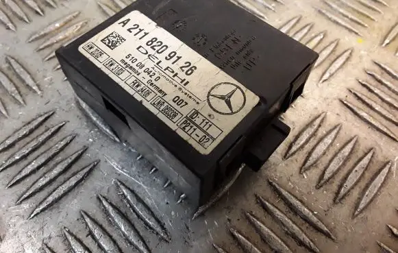Mercedes-Benz E W211 Alarm control unit/module 2118209126 A2118209126