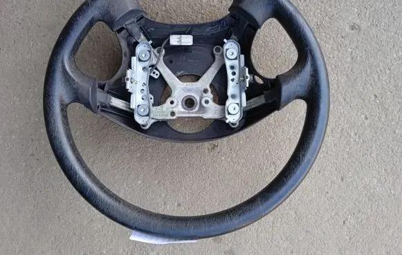 Subaru Impreza I Steering wheel