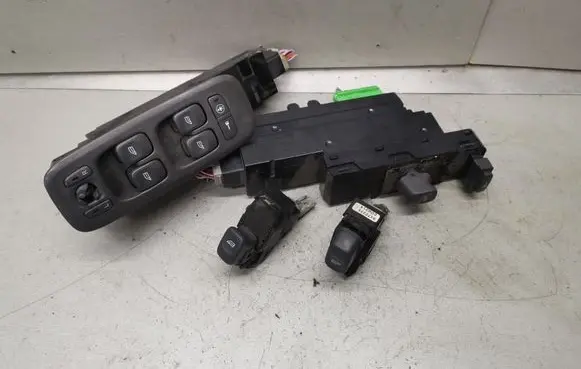 Volvo V70 Electric window control switch 9452959 9452961 9472275