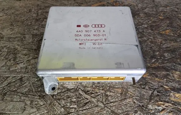 Audi A6 S6 C4 4A Engine control unit/module 4A0907473A 5DA00690301