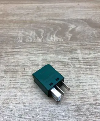 BMW 3 E90 E91 Other relay 6980177 V23145A1101X105