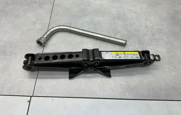 Audi A3 S3 8V Lift Jack 8V0011031A