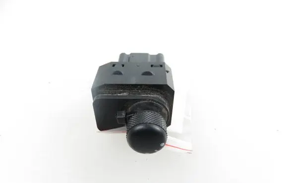 Suzuki Grand Vitara II Wing mirror switch 