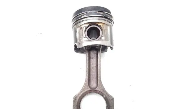BMW X3 E83 Piston with connecting rod N47D20C