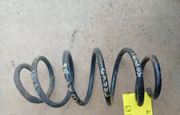 Volkswagen PASSAT B5 Front coil spring