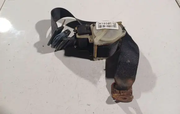 Opel Omega B1 Rear seatbelt 90565012N