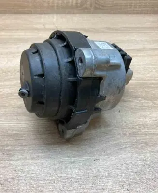BMW X3 G01 Engine mounting bracket 8482771 260121
