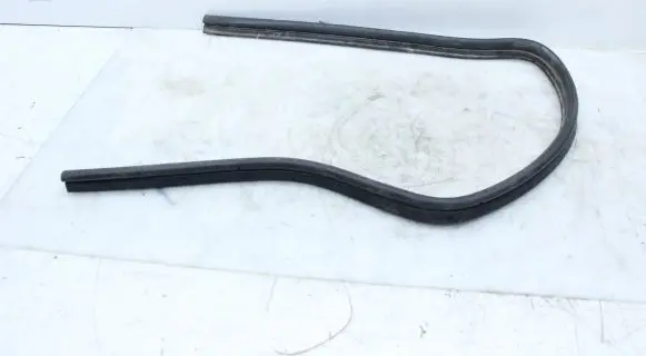 BMW Z3 E36 Loading door rubber seal (on body) 