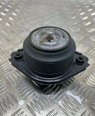 Mercedes-Benz ML W164 Engine mount bracket A2512404417