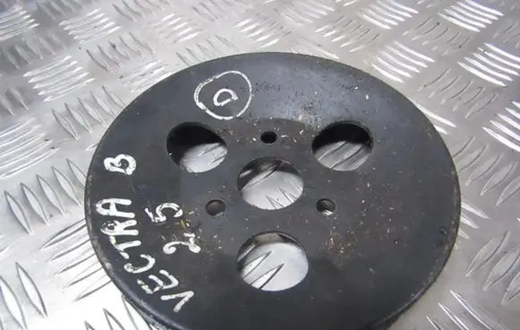 Opel Vectra B Power steering pump pulley 90409788