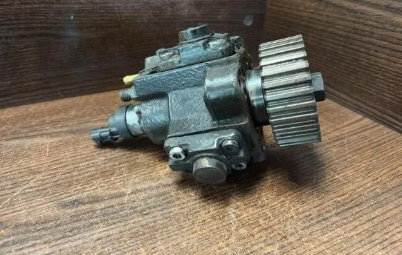 Fuel injection high pressure pump