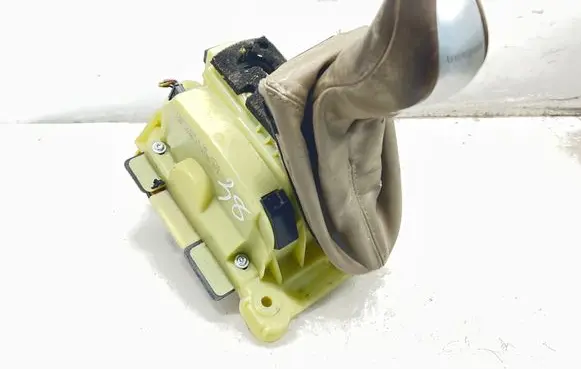 Mercedes-Benz E W211 Gear shifter/selector A2112675824