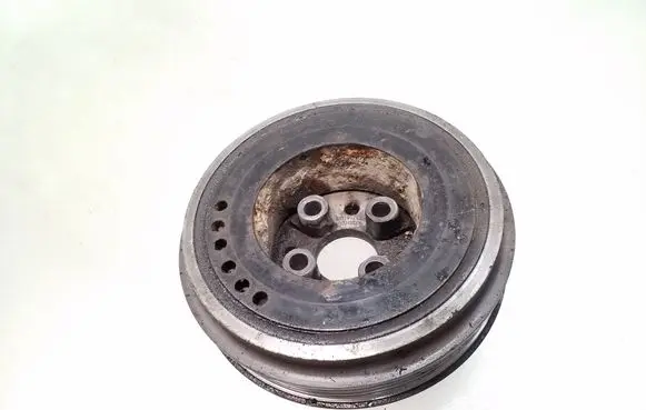 Volkswagen Golf IV Crankshaft pulley 038105243