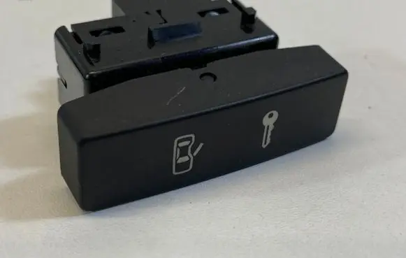 Volkswagen Touareg I Central locking switch button 7L6962125