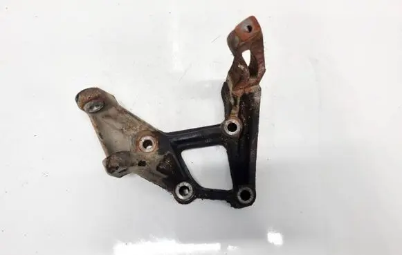 Honda Accord Engine mounting bracket
