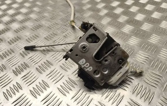 Audi A8 S8 D2 4D Front door lock 4D1837016A