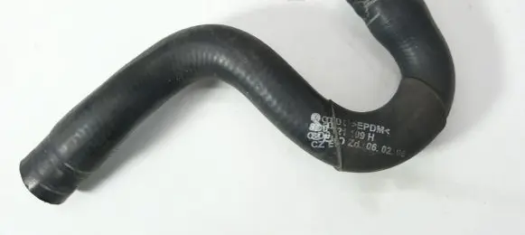 Audi A6 S6 C5 4B Engine coolant pipe/hose 8D0121109H