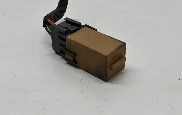 BMW 5 E60 E61 Window control relay V23141B3001X15 61368384505