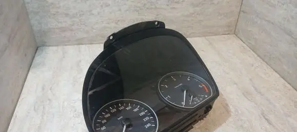BMW 1 E81 E87 Speedometer (instrument cluster) 1041568
