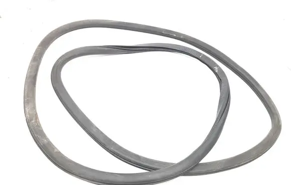 Chrysler Pacifica Front door rubber seal 