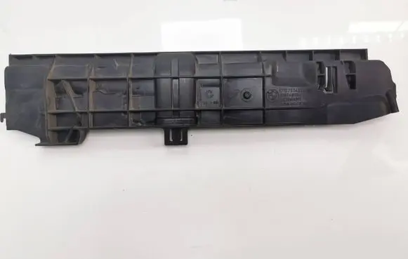 BMW 1 E81 E87 Radiator mount bracket 7524912 1710752491211 11074810