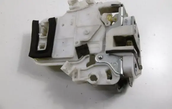 Subaru Outback Front door lock