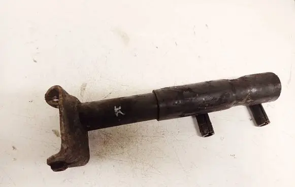 Front bumper mounting bracket