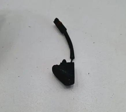 Mini Cooper Countryman R60 Windshield washer spray nozzle 