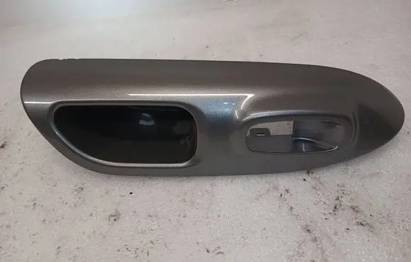 Nissan Juke I F15 Rear door window switch trim 829601KA0A
