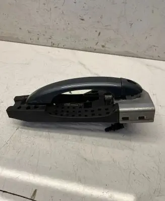 Audi A5 8T 8F Front door exterior handle 8T2837886 242538