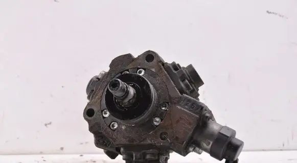 Hyundai i30 Fuel injection high pressure pump 331002A410