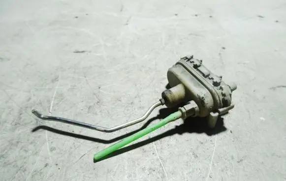 Audi 100 S4 C4 Central locking vacuum pump 4A0862153A