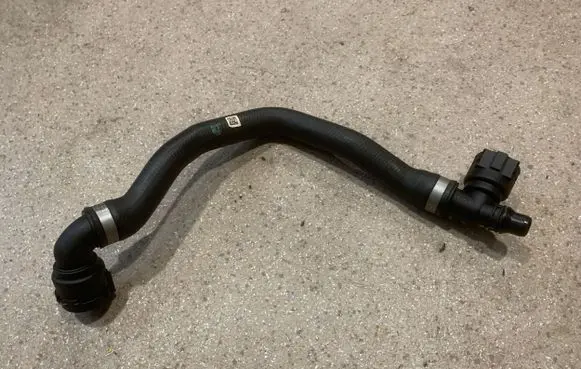 BMW 5 G30 G31 Engine coolant pipe/hose 9485278