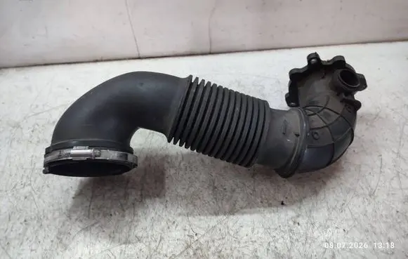 Land Rover Discovery Sport Turbo air intake inlet pipe/hose GJ329F876