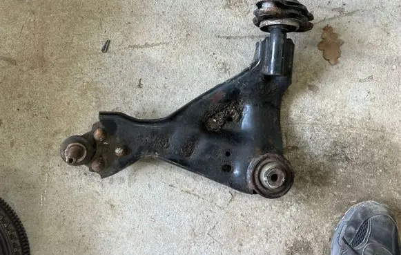 Mercedes-Benz Vito Viano W447 Front lower control arm/wishbone 